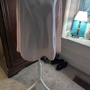 V-Neck Women's Sweater in Soft Pink